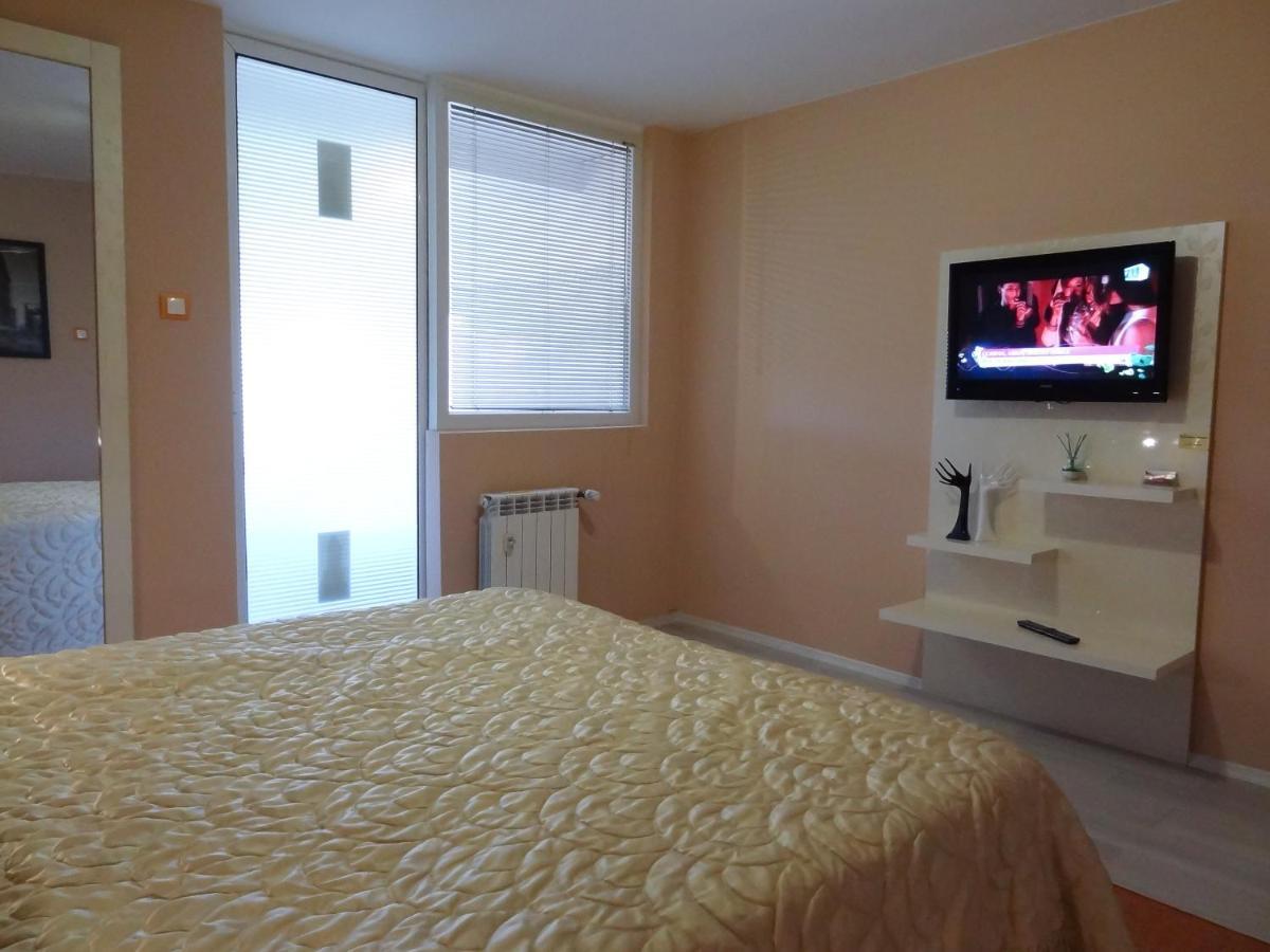 Lvc,Lac & Nyc Apartshotel Faleza Galaţi Exteriér fotografie
