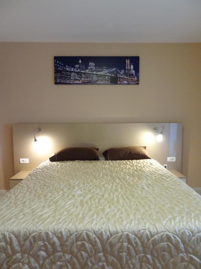 Lvc,Lac & Nyc Apartshotel Faleza Galaţi Exteriér fotografie