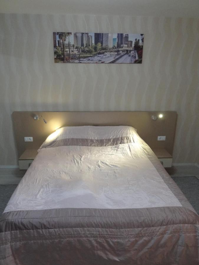 Lvc,Lac & Nyc Apartshotel Faleza Galaţi Exteriér fotografie