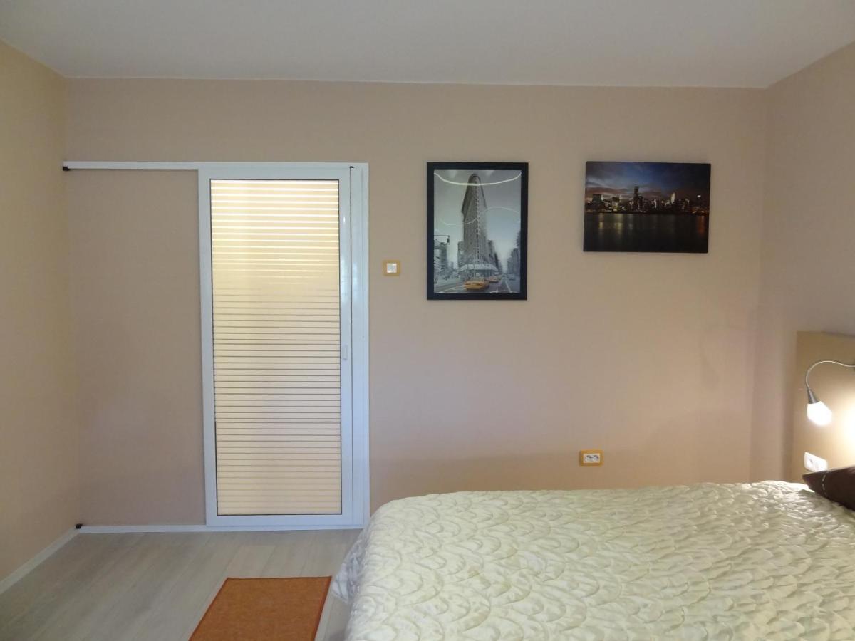 Lvc,Lac & Nyc Apartshotel Faleza Galaţi Exteriér fotografie