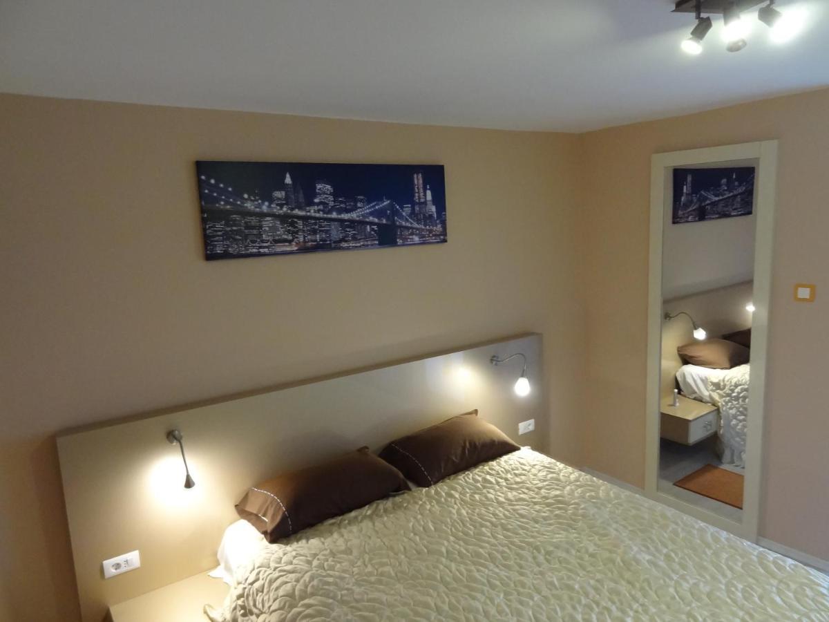 Lvc,Lac & Nyc Apartshotel Faleza Galaţi Exteriér fotografie